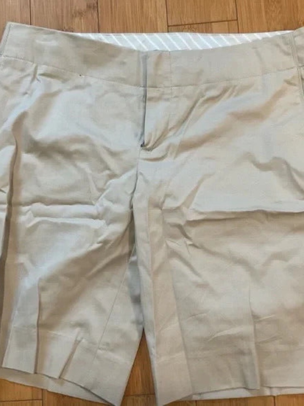 NEW hip slung chino shorts GAP Size 8 womens  khaki new without tags nwot